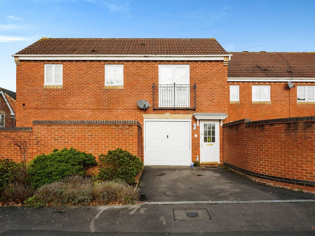 2 bed to rent in Warrener Close, Groundwell West, Swindon