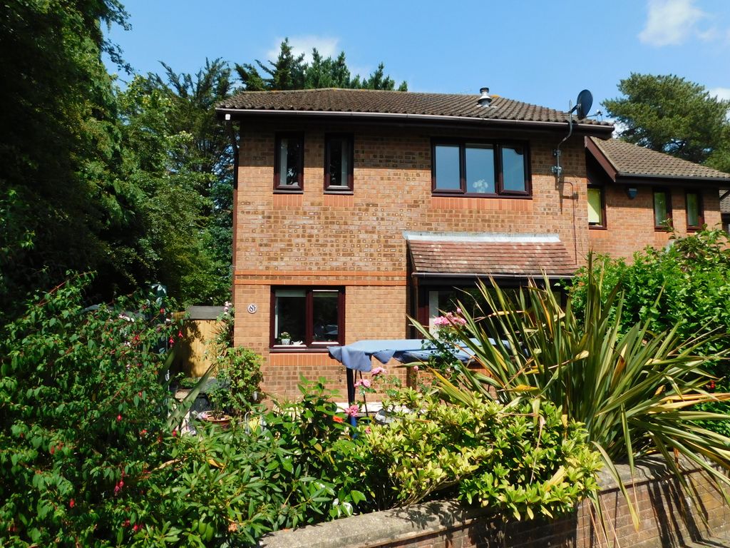 2 bed terraced house for sale in Brendon Close, Dibden Purlieu SO45 Zoopla