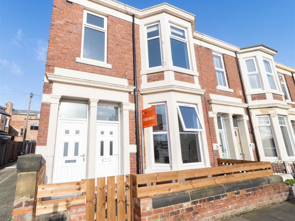2 bed flat for sale in Park Terrace, North Shields NE30, £195,000 Zoopla