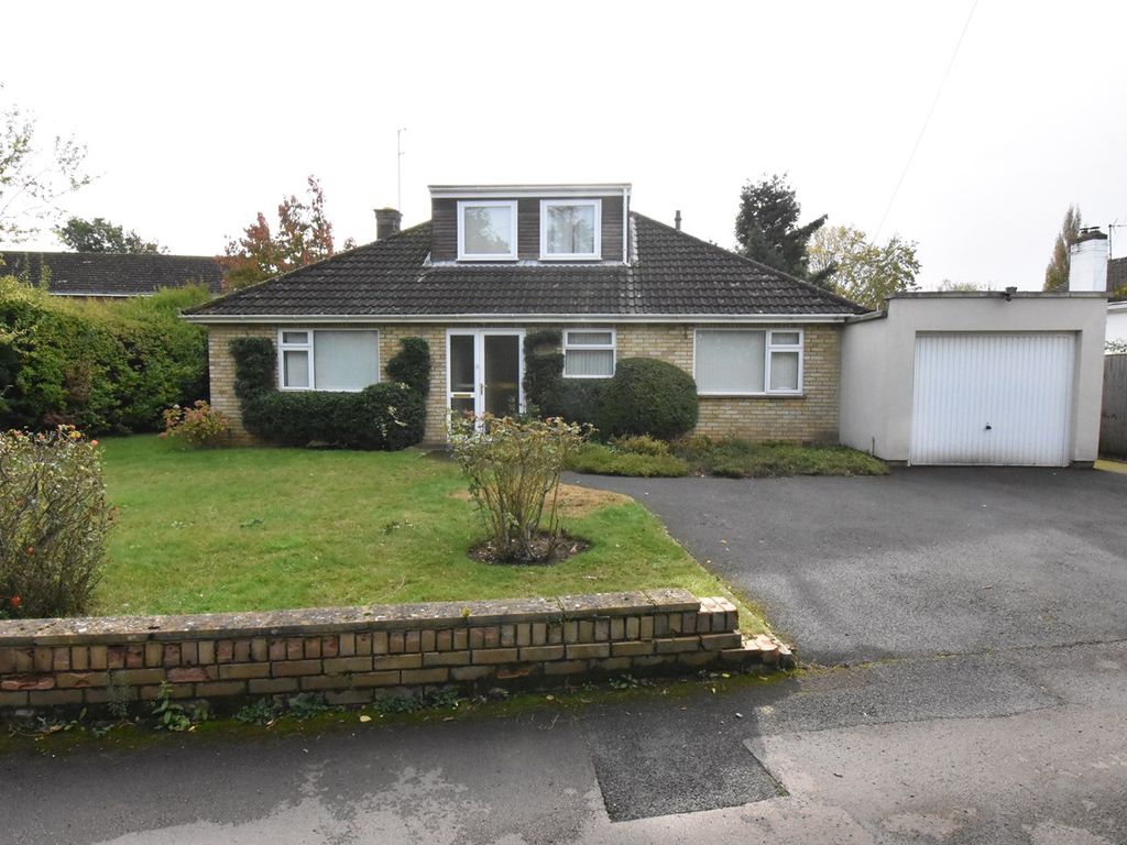 3 bed detached bungalow for sale in Parton Drive, Churchdown