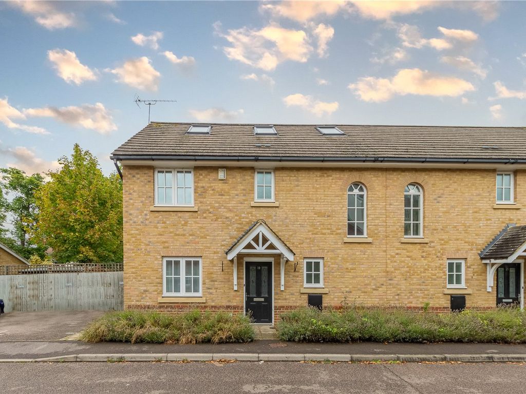 5 bed semidetached house for sale in Lavender Crescent, St. Albans