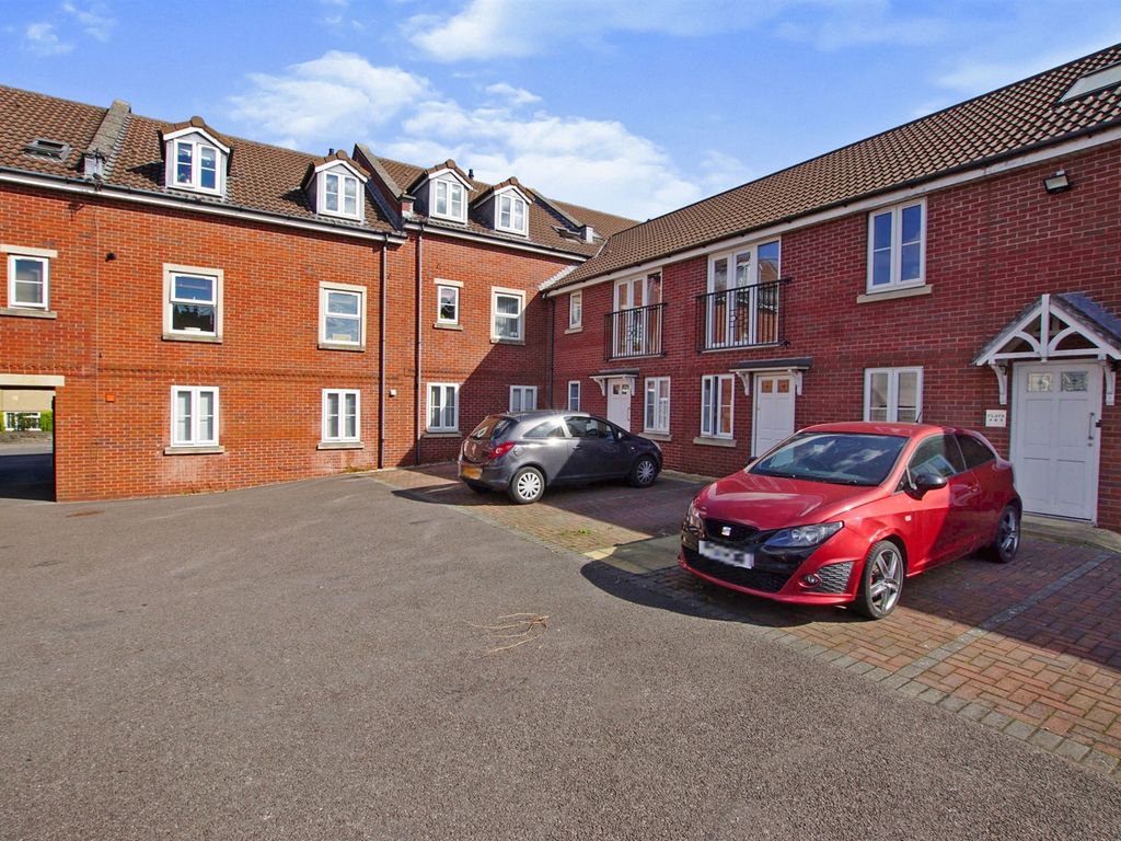 2 bed flat for sale in Downend Road, Kingswood, Bristol BS15 Zoopla