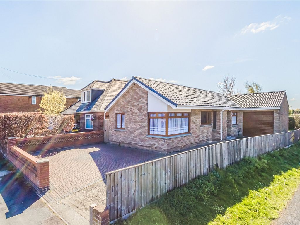 2 bed detached bungalow for sale in Moredon Road, Moredon, Swindon SN25