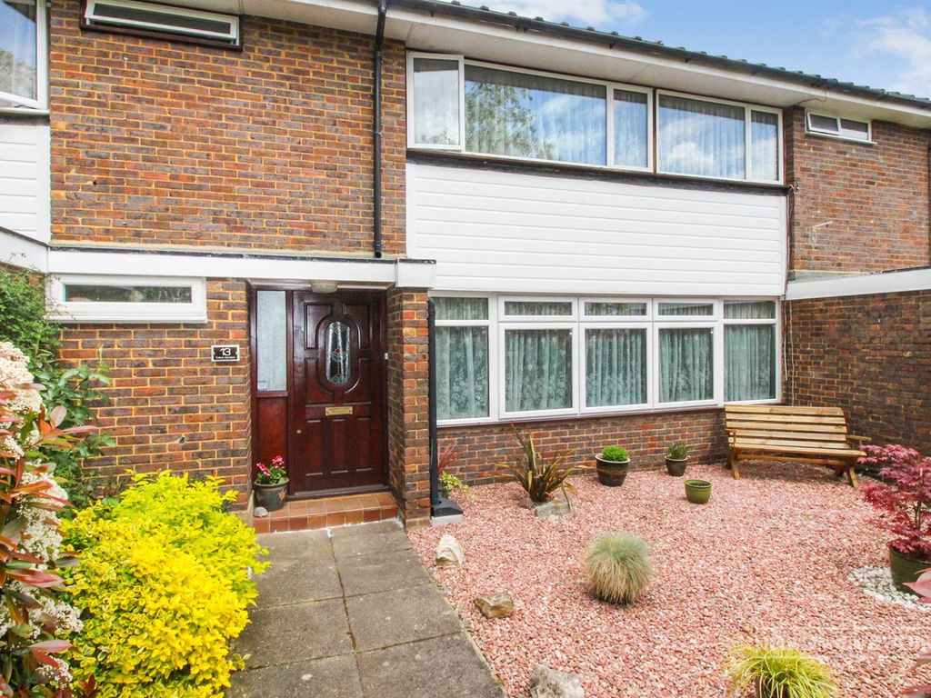 4 bed terraced house for sale in Tufton Gardens, West Molesey KT8 Zoopla