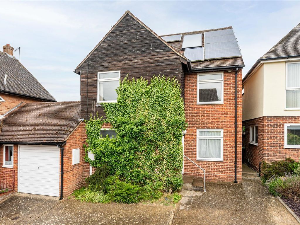 4 bed detached house for sale in De Bohun Court, Saffron Walden CB10