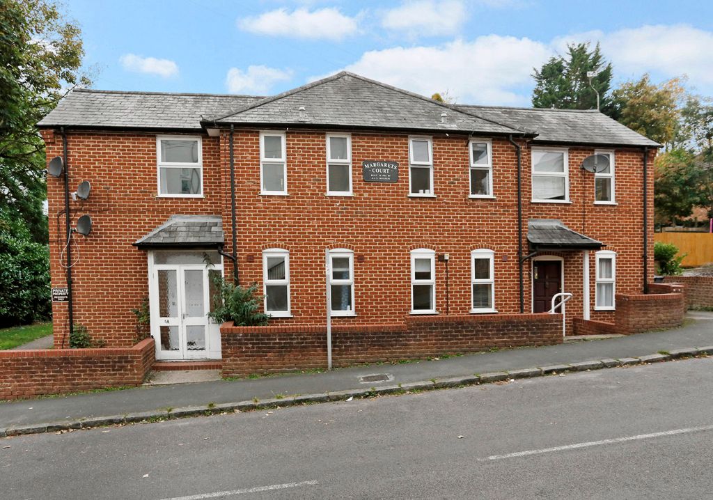 1 bed flat for sale in Pinions Road, High HP13, £177,000 Zoopla