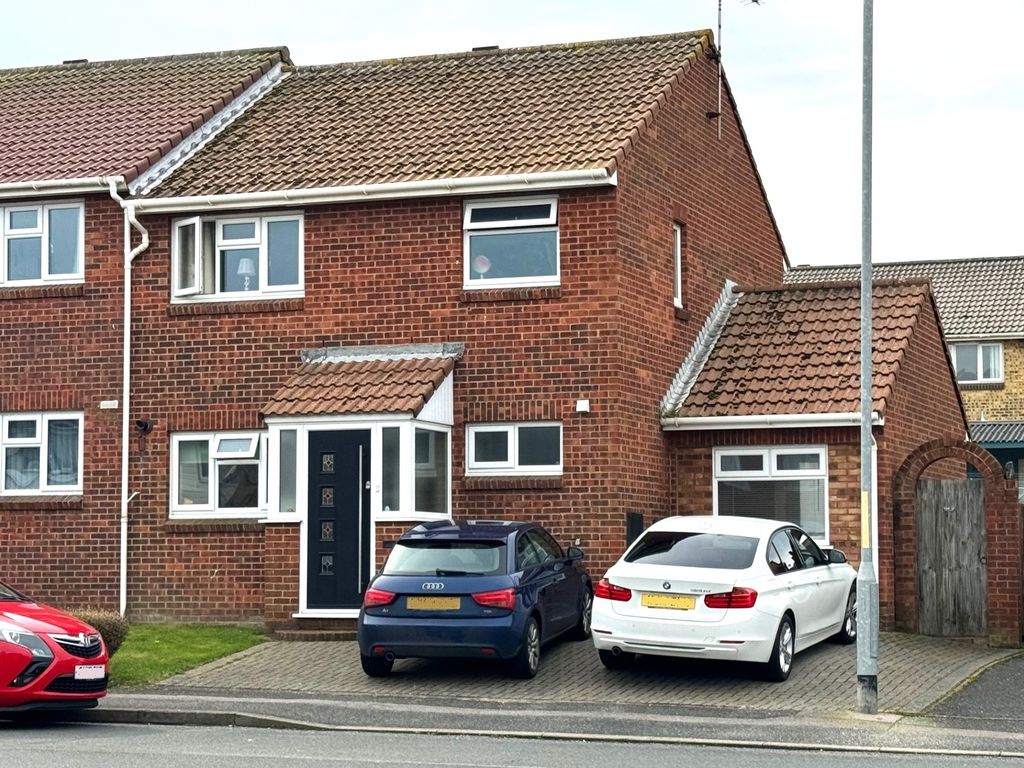 3 bed semidetached house for sale in Summerfield Road, Margate CT9, £