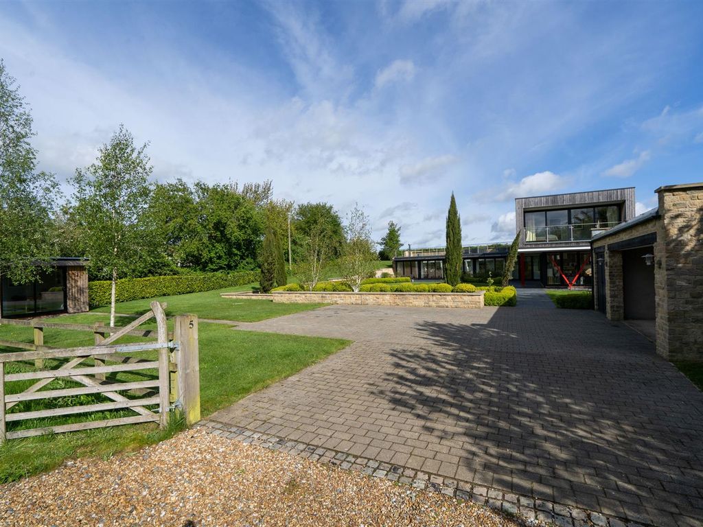 4 bed detached house for sale in Northfield Barns Drive, Deanshanger