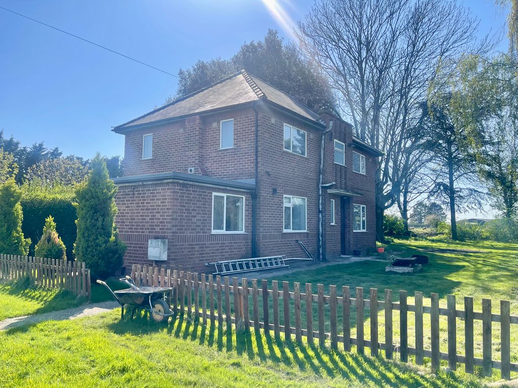 4 bed detached house to rent in Wyberton West Road, Wyberton, Boston