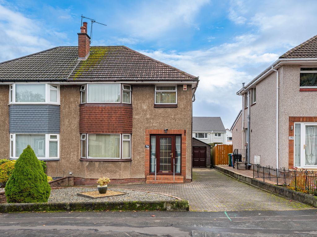 3 bed semidetached house for sale in Stirling Drive,