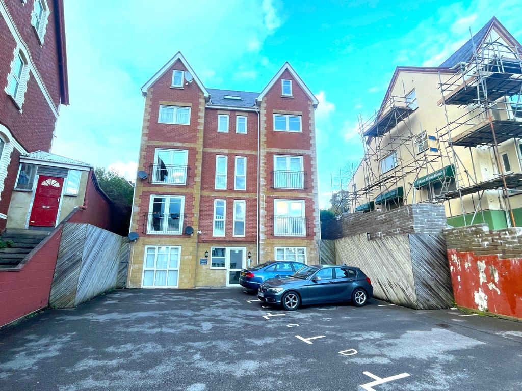 1 bed flat to rent in Bluewood House, 407A Chepstow Road, Newport NP19