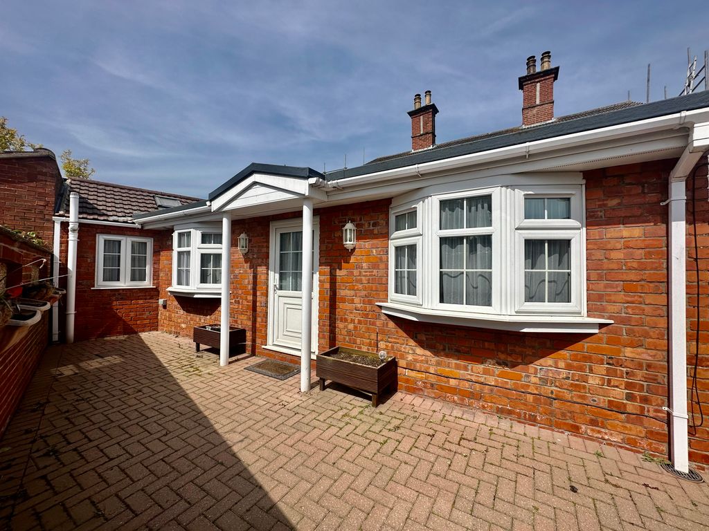 2 bed bungalow to rent in Old Chapel Lane, Burgh Le Marsh, Skegness