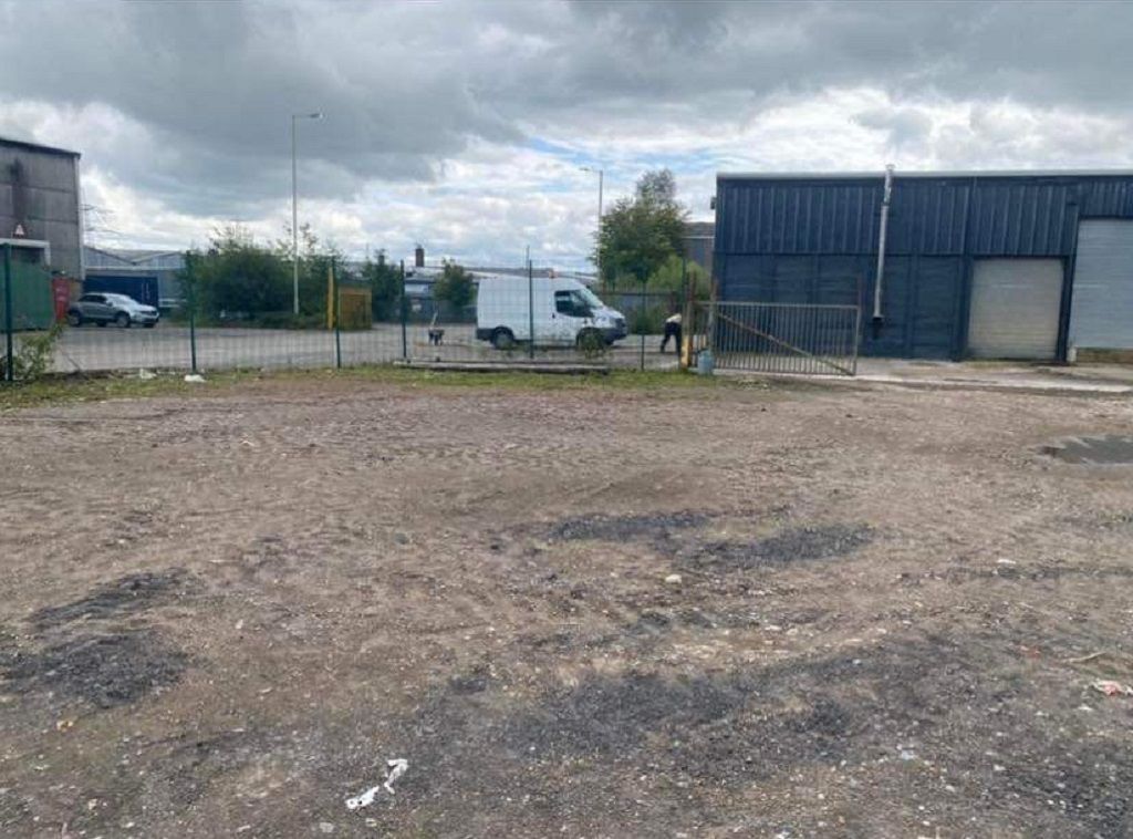 Light industrial to let in Hirwaun Industrial Estate, Aberdare CF44, £