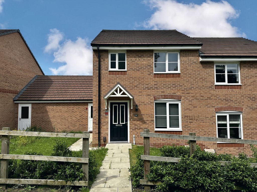 3 bed semidetached house for sale in Hackness Road, Hamilton LE5, £