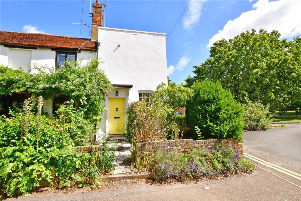 1 bed end terrace house for sale in Church Hill, Epping, Essex CM16