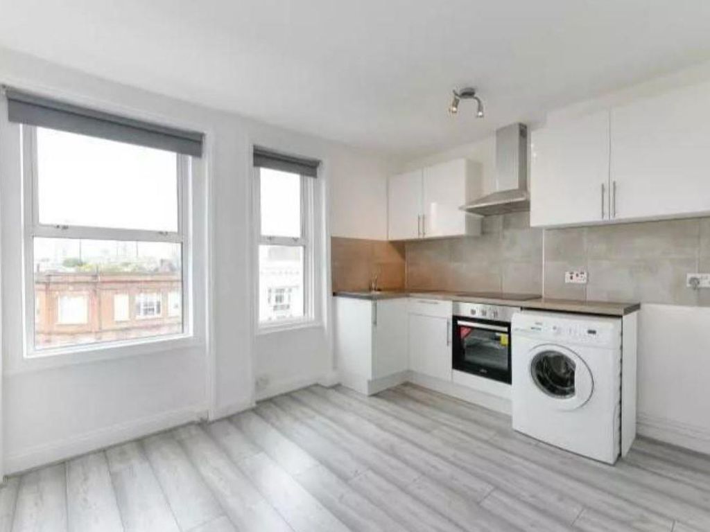Studio to rent in Kilburn High Road, London NW6 Zoopla