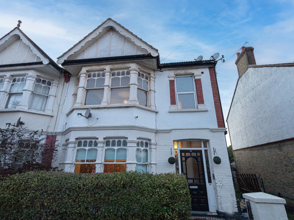 1 bed flat for sale in Beedell Avenue, WestcliffOnSea SS0 Zoopla