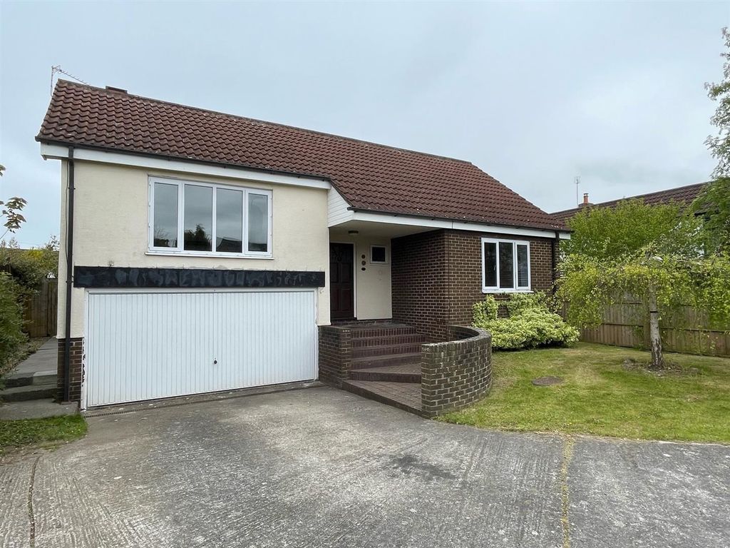 3 bed detached bungalow for sale in Chapel Close, West Huntspill