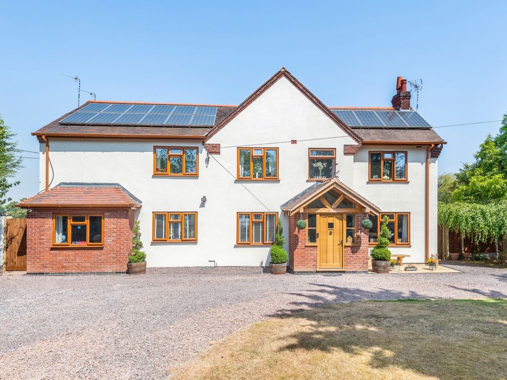 5 bed detached house for sale in Nuneaton Road, Mancetter, Nr