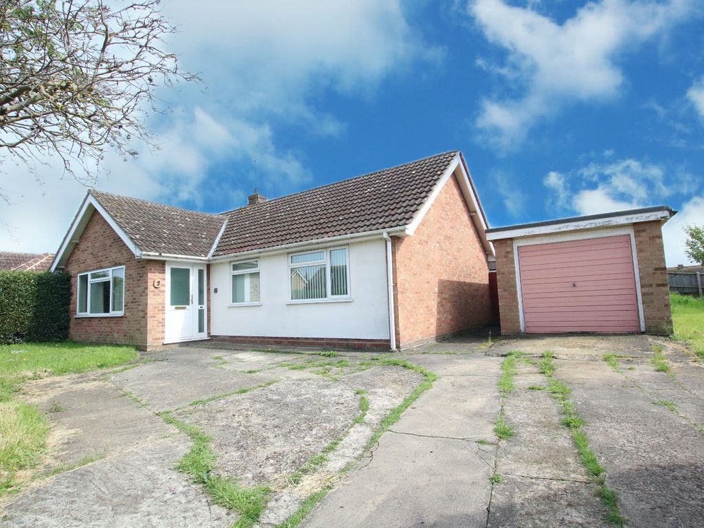 3 bed detached bungalow for sale in Eddowes Road, Barham, Ipswich