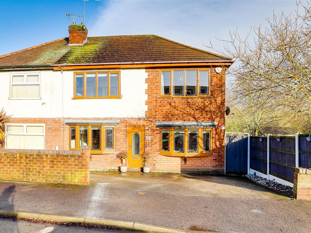 4 bed semidetached house for sale in Broxtowe Drive, Hucknall