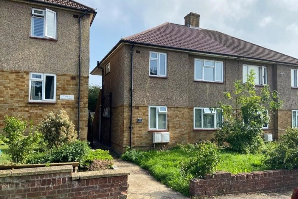 2 bed flat for sale in Hillview Road, Chislehurst BR7, £275,000 Zoopla