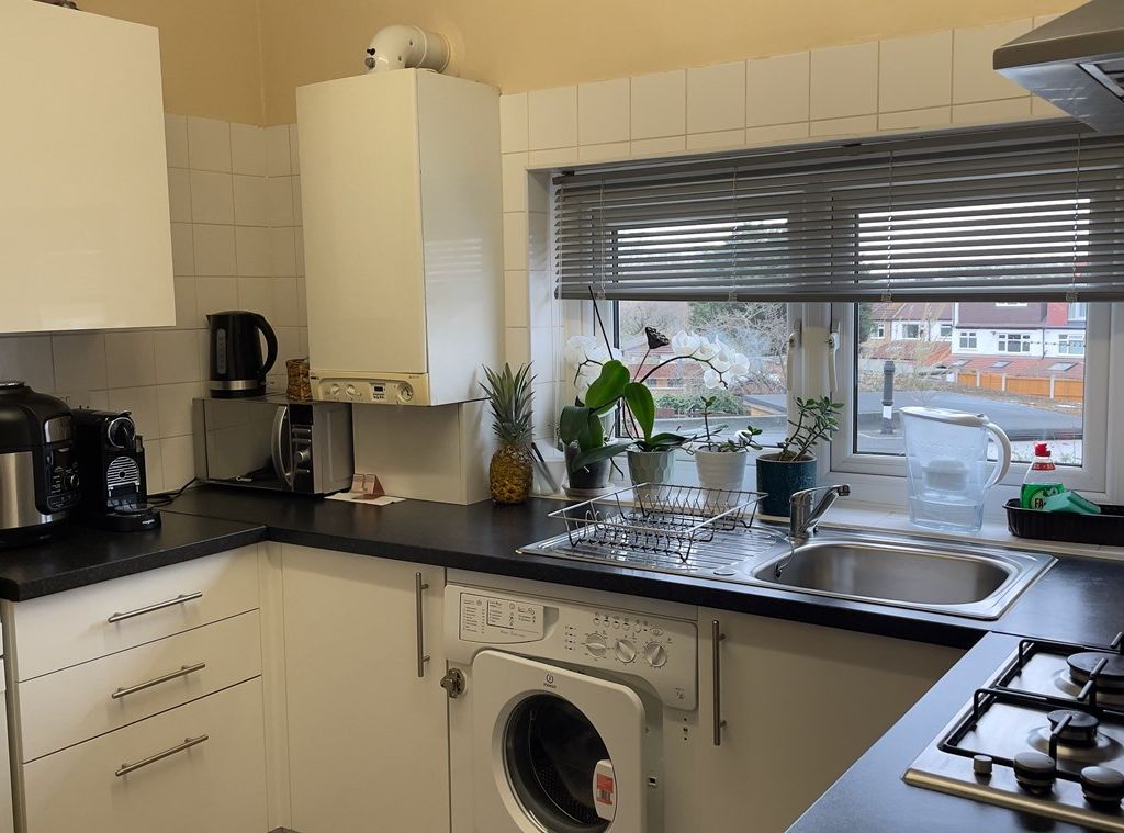 4 bed block of flats for sale in Hale End Road, Highams Park IG8, £700,000 Zoopla