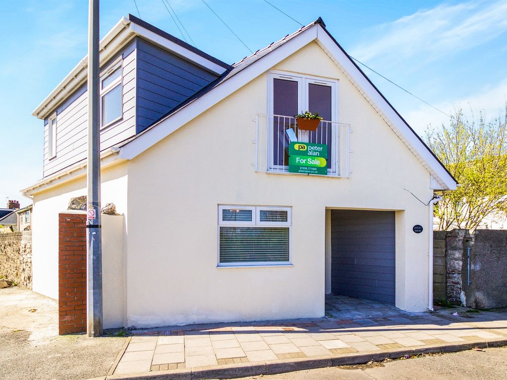 2 bed detached house for sale in South Road, Porthcawl CF36, £250,000