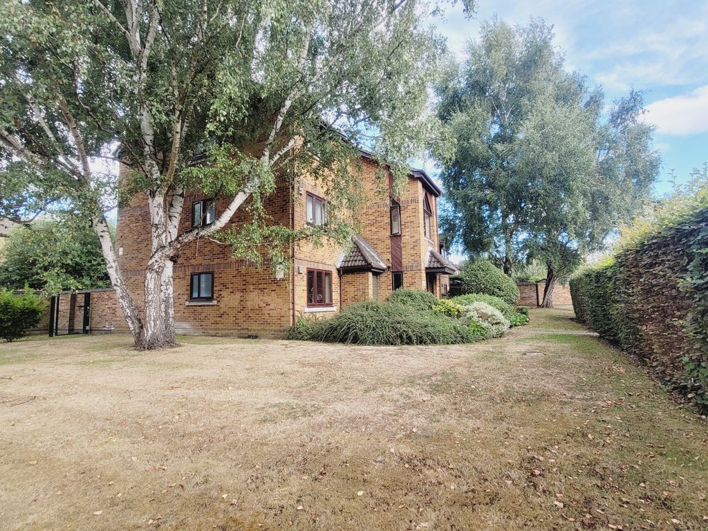 1 bed flat for sale in Beta Road, Maybury, Woking GU22, £190,000 Zoopla