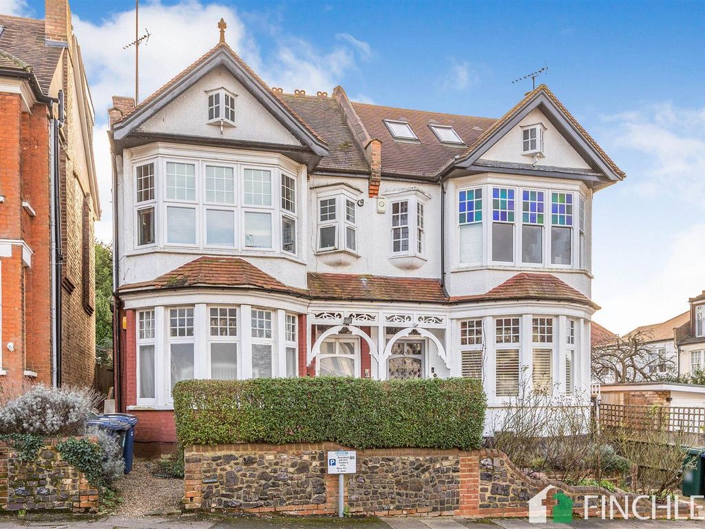 3 bed flat to rent in Avondale Avenue, North Finchley, London N12, £