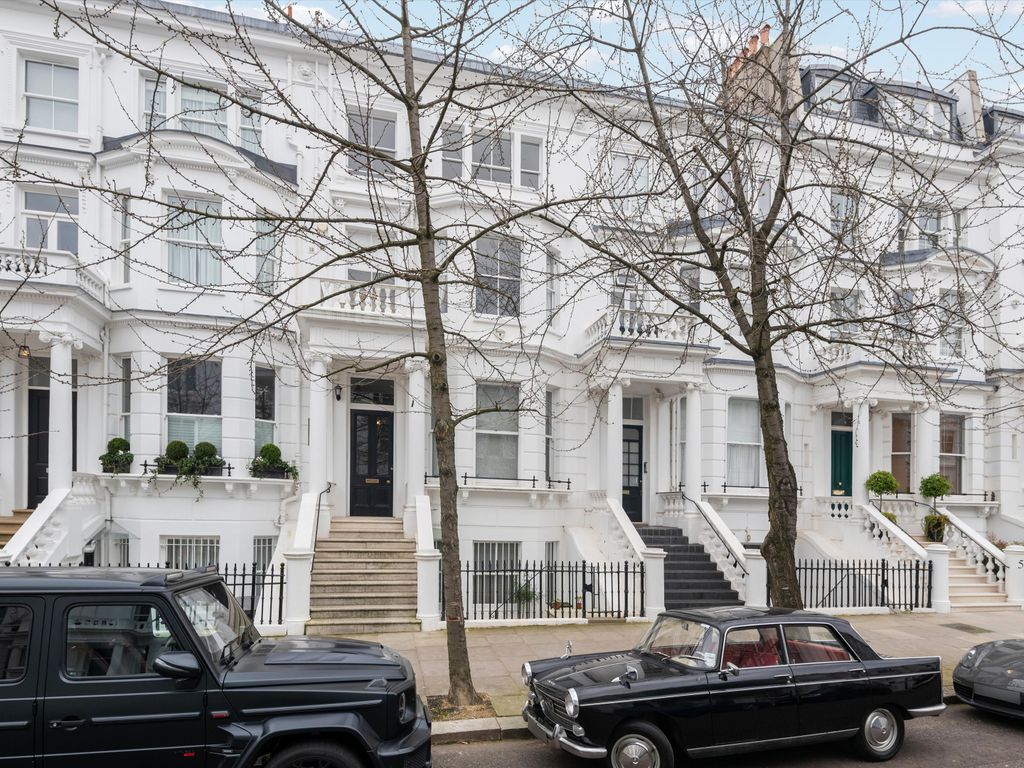 2 bed flat for sale in Palace Gardens Terrace, Kensington, London W8, £