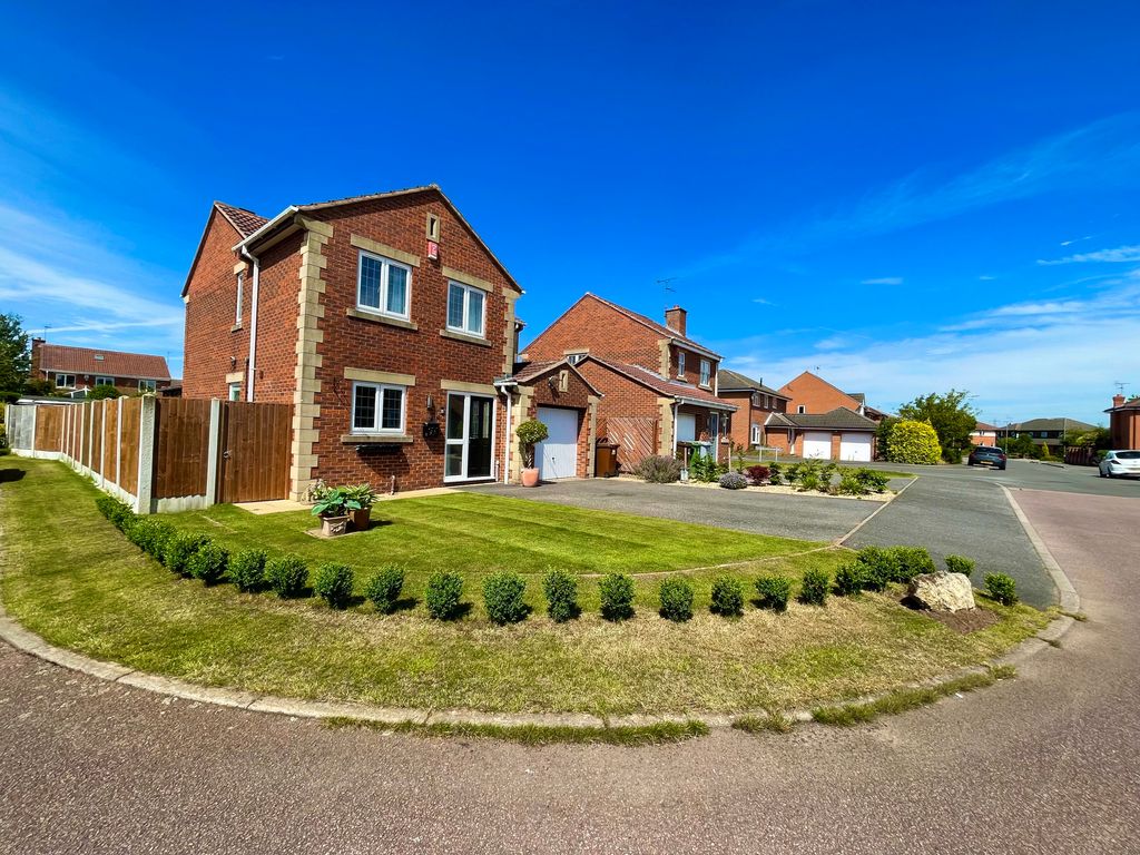 4 bed detached house for sale in Brocklehurst Drive, Edwinstowe NG21
