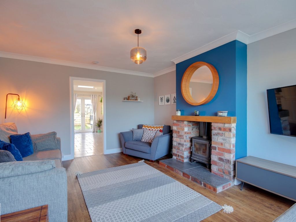 3 bed semidetached house for sale in Farmdown Road, Stafford