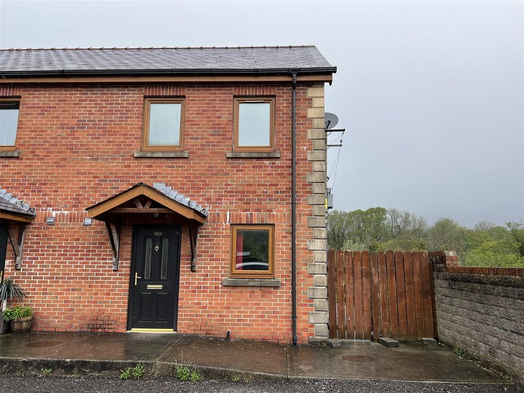 3 bed semidetached house for sale in Cwmamman Road, Glanamman