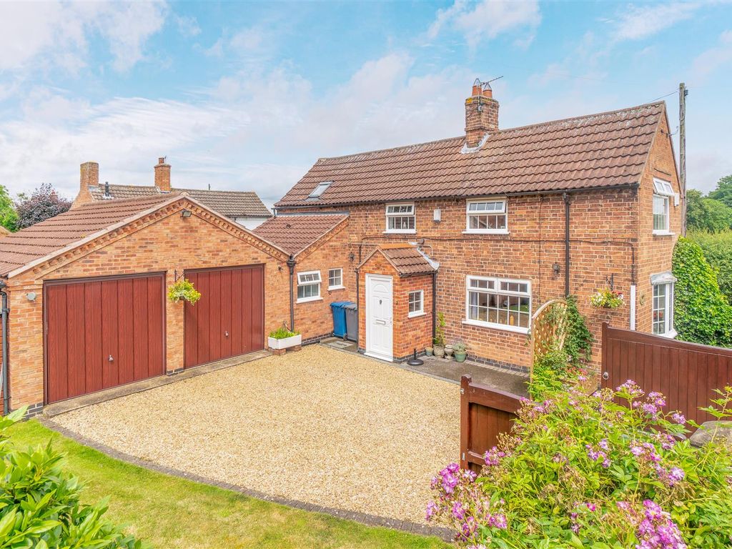 3 bed cottage for sale in Chapel Lane, Aslockton, Nottingham NG13 Zoopla