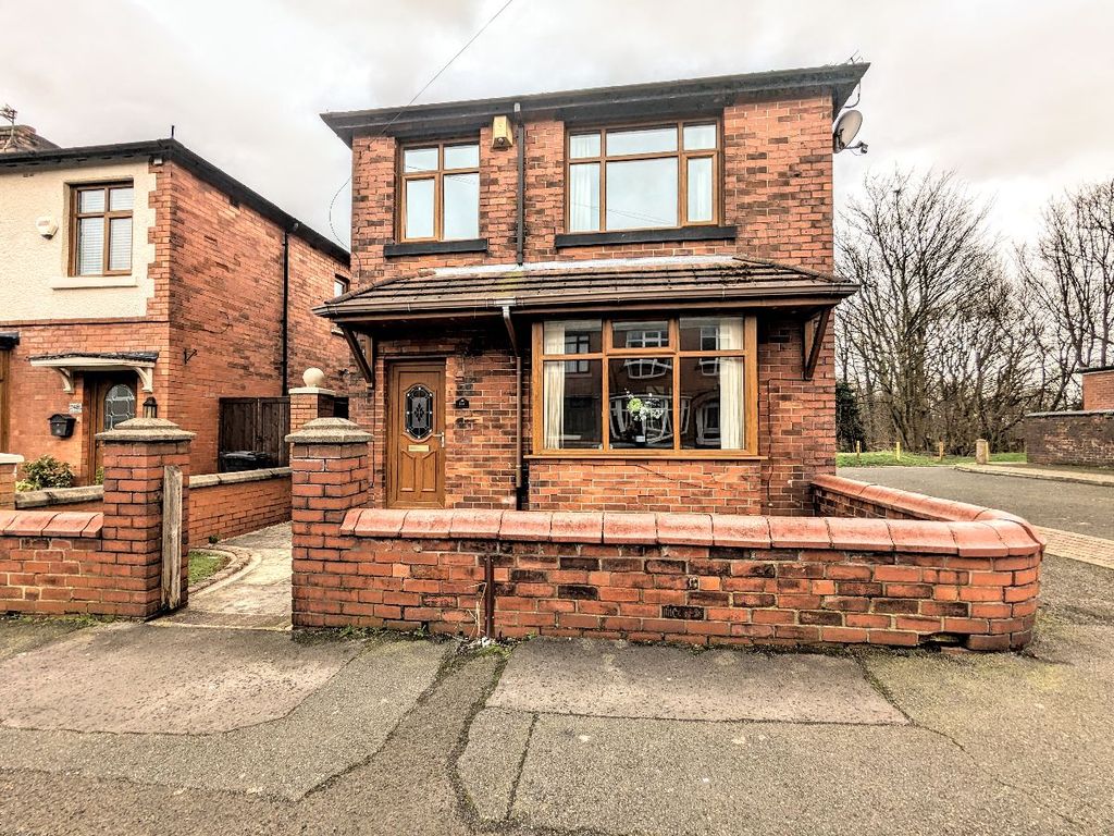 3 bed detached house for sale in Lord Street, Kearsley, Bolton BL4, £