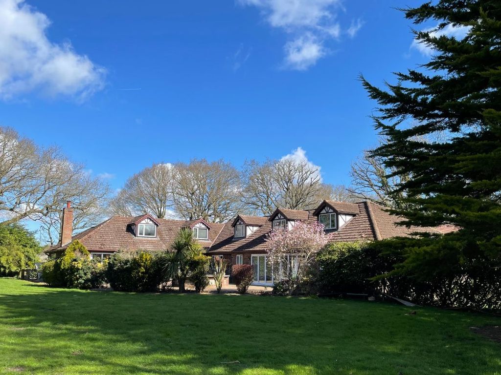 8 bed detached house for sale in Holt Road, Horsford, Norwich NR10 Zoopla