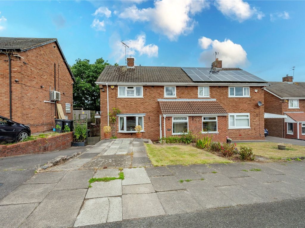 3 bed semidetached house for sale in Greenlands Avenue, Redditch