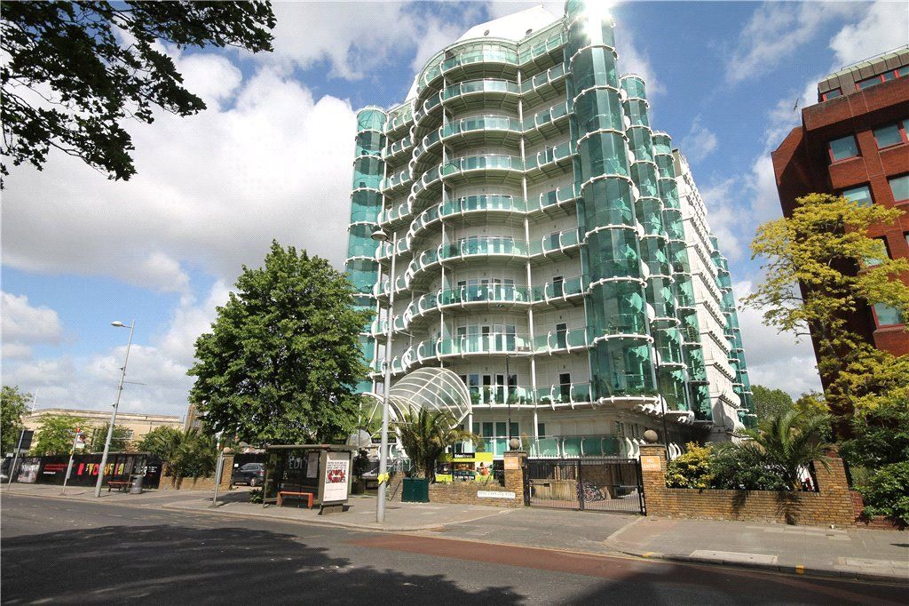 2 bed flat to rent in Cavalier House, 4650 Uxbridge Road, Ealing W5