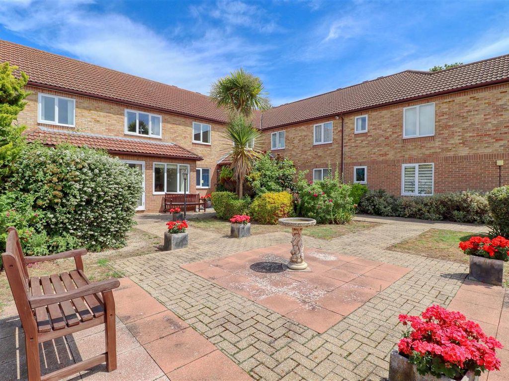 2 bed flat for sale in Havenvale Court, Coppins Road, Clacton On Sea CO15 Zoopla