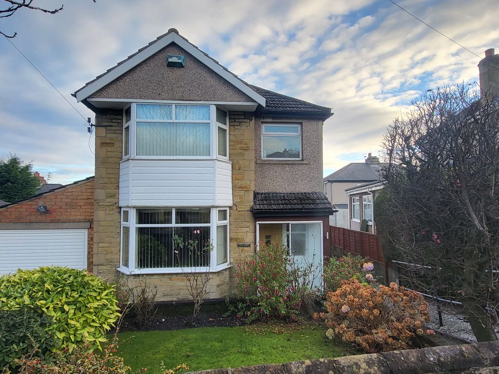 3 bed property to rent in Wimborne Drive, Allerton, Bradford BD15, £