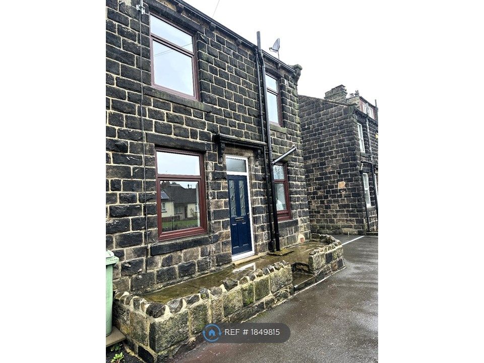 2 bed terraced house to rent in Granville Terrace, Yeadon, Leeds LS19
