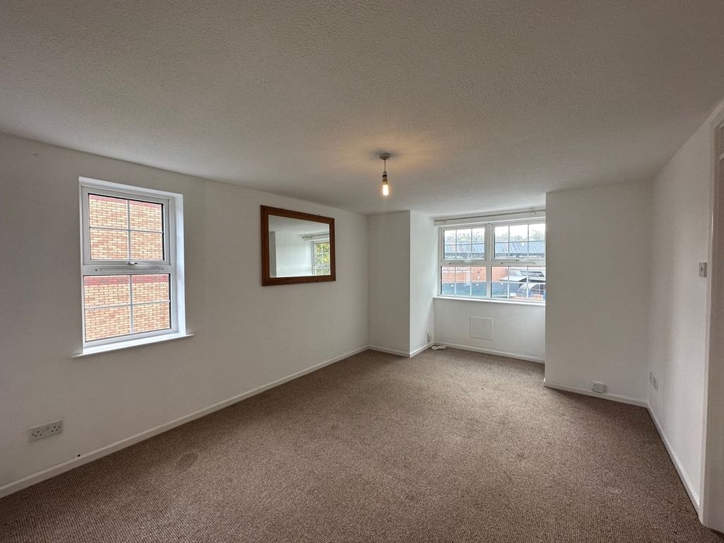 2 bed flat to rent in Andrew Road, Penarth CF64, £875 pcm Zoopla