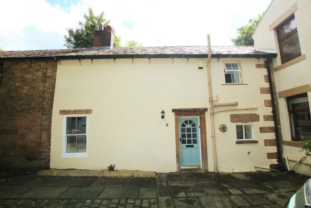 2 bed barn conversion for sale in Beardwood Fold, Blackburn BB2, £
