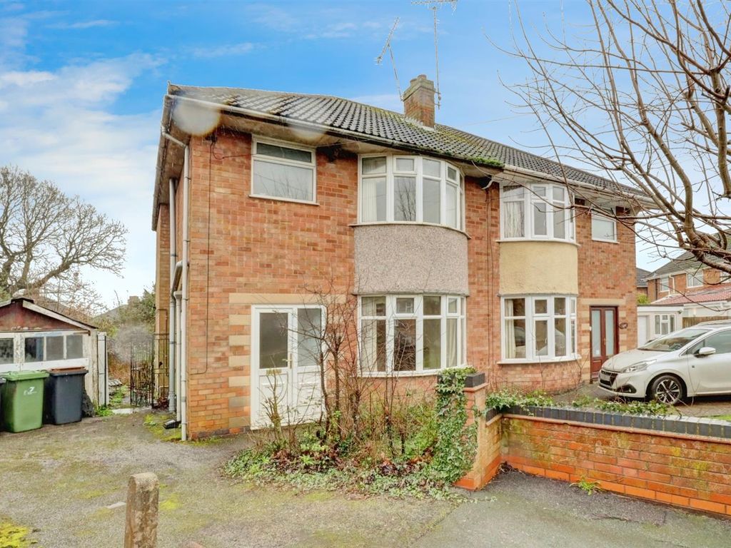 3 bed semidetached house for sale in Coniston Close, Bulkington