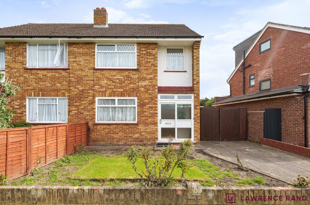 3 bed semidetached house for sale in Hawtrey Avenue, Northolt