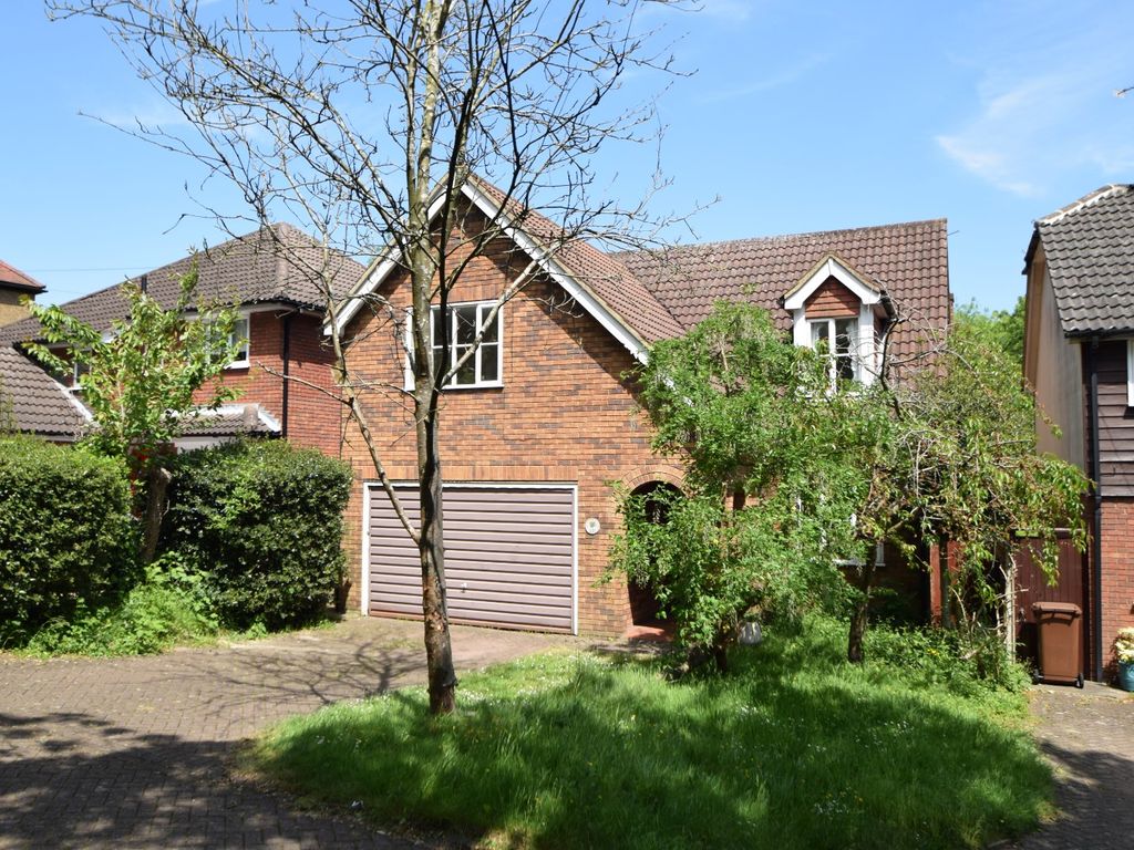 4 bed detached house for sale in Walderslade Road, Walderslade, Chatham
