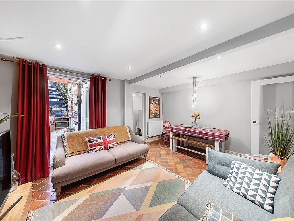 1 bed flat to rent in Battersea Park Road, London SW11 Zoopla