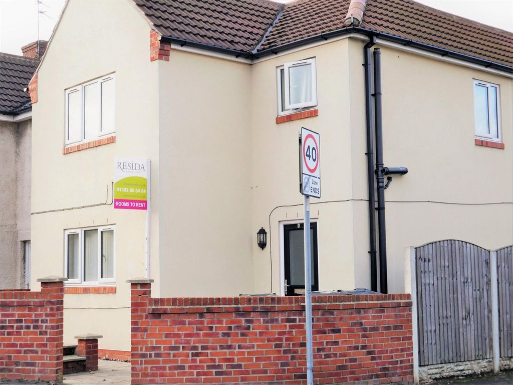 4 bed shared to rent in Warmsworth Road, Balby, Doncaster