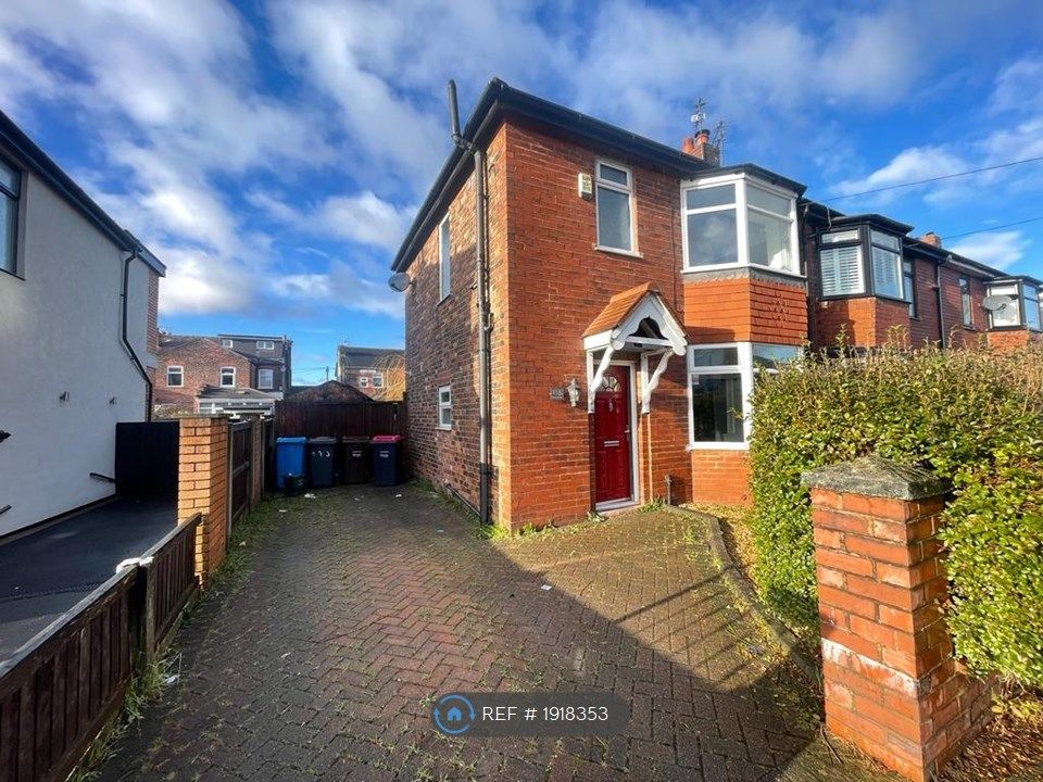 3 bed semidetached house to rent in Charles Street, Swinton